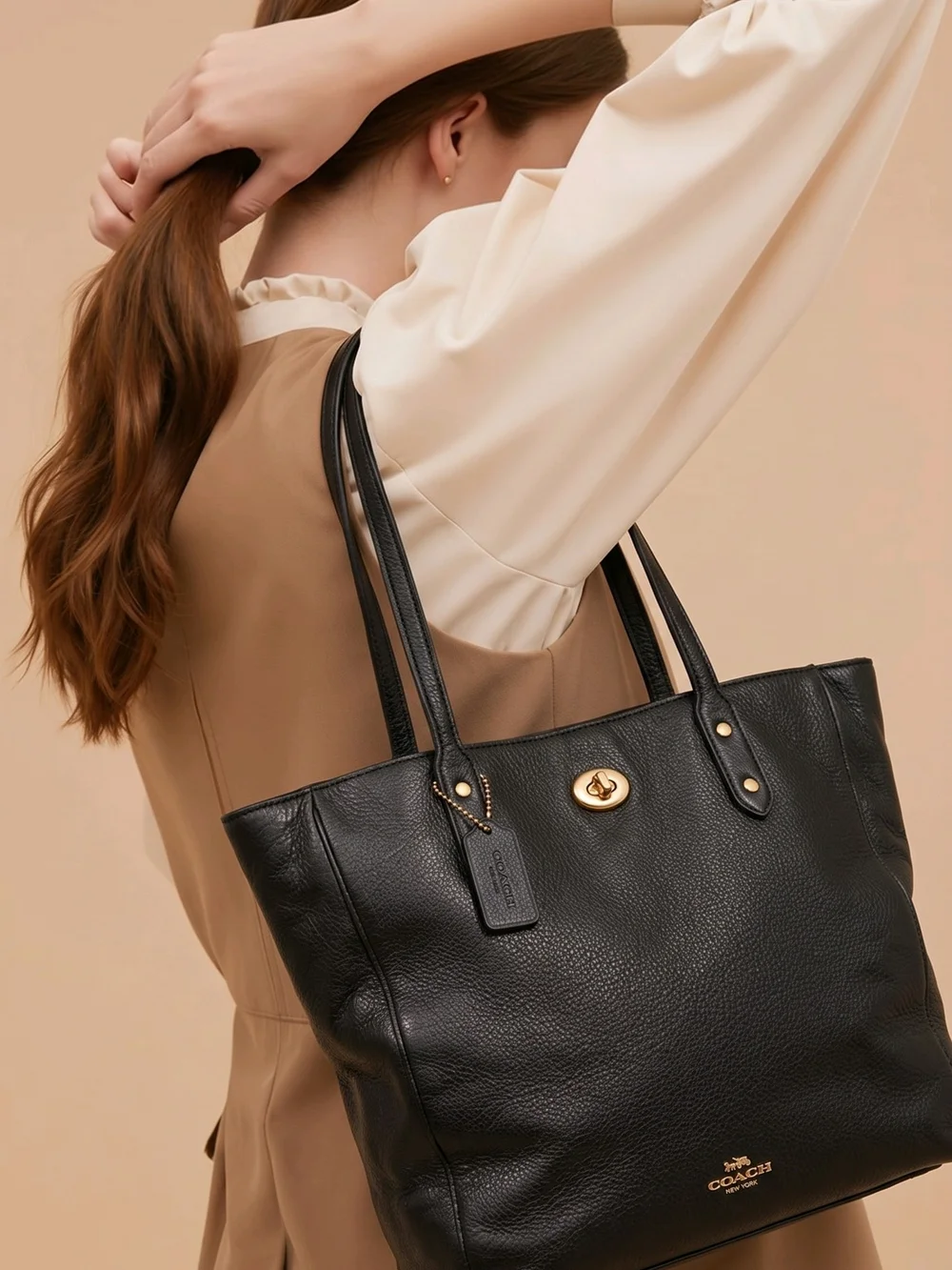 Coach F12484 Black Pebbled Leather Turnlock Carryall Stachel Tote  Purse